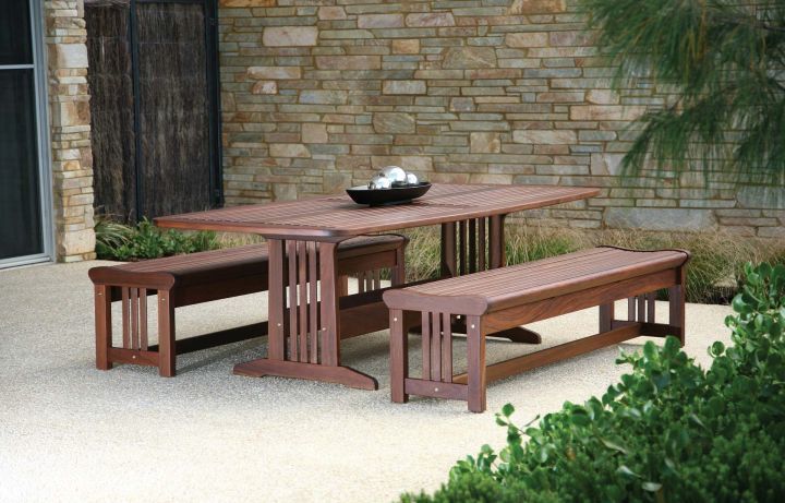 Jensen Leisure Bunbury Table with Lincoln Bench Group